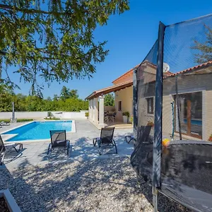 Desapemani With Heated Pool Villa